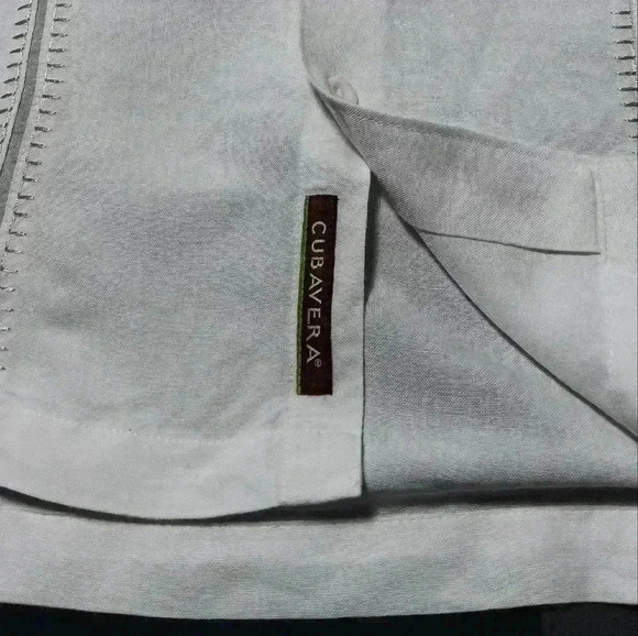 Cubavera Short Sleeve  button down shirt. Men's L - Picture 8 of 8